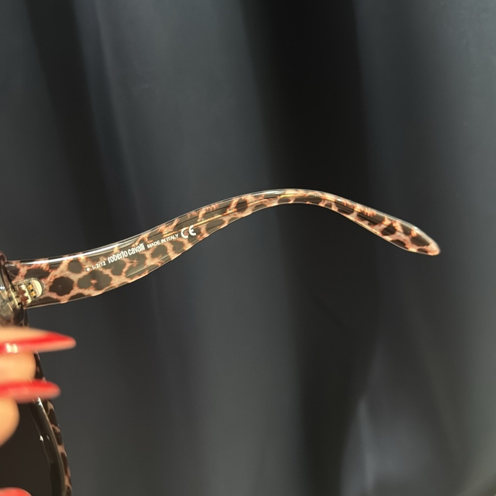 š¤ROBERTO CAVALLI
Lohifushi 737S Cat-Eye Sunglasses - Picture 7 of 12